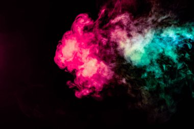 Kalıplardan duman sarma bulutları ile renkli arka plan