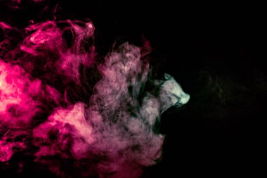 Kalıplardan duman sarma bulutları ile renkli arka plan