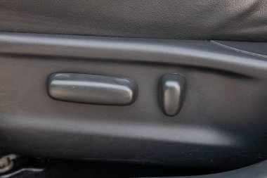  Gösterge paneli, ön koltuklar, gri l ile arabanın iç görünümü