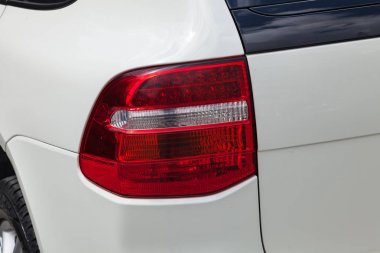 Porsche Cayenne arka stop lambası görünümü 957 2007 beyaz renkli af