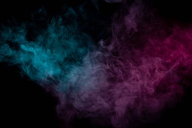 Kalıplardan duman sarma bulutları ile renkli arka plan