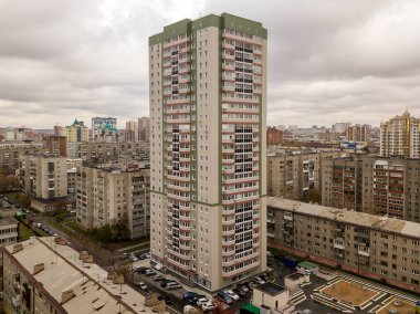 Otopark ca ile konut a bir giriş havadan görünümü