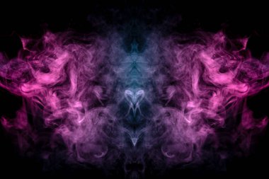 Korku i şeklinde farklı mavi, kırmızı ve pembe renklerde Duman