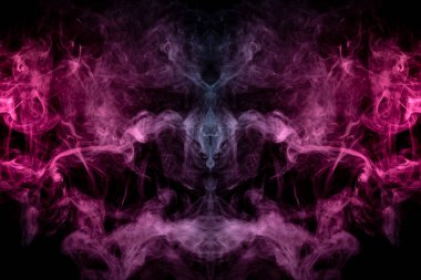 Korku i şeklinde farklı mavi, kırmızı ve pembe renklerde Duman