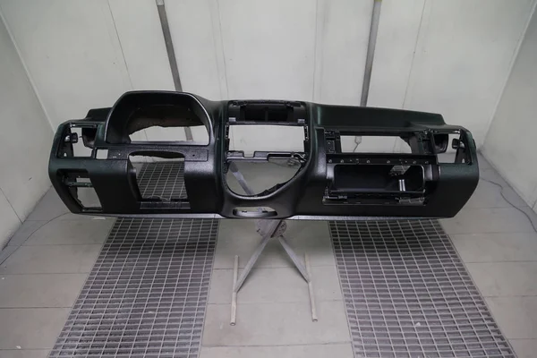 Araba iç kısmı das profesyonel kutusunda boyama ve kurutma