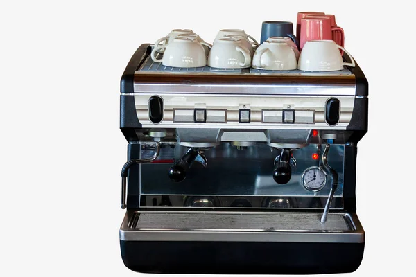 Elektrisk kaffebryggare med muggar ovanpå i en bar eller café för Ma — Stockfoto