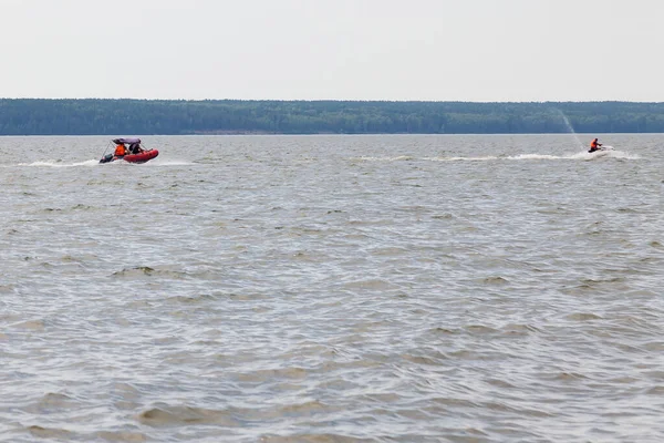 Entretenimiento Para Los Turistas Rusia Río Montar Barco Motor Moto — Foto de Stock