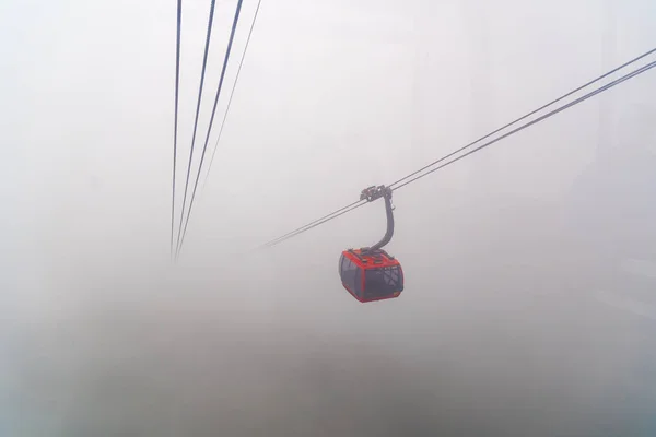 Seilbahn Mitten Tal Nebel Wolkenhintergrund Des Landes Fansipan Gebirge Sapa — Stockfoto