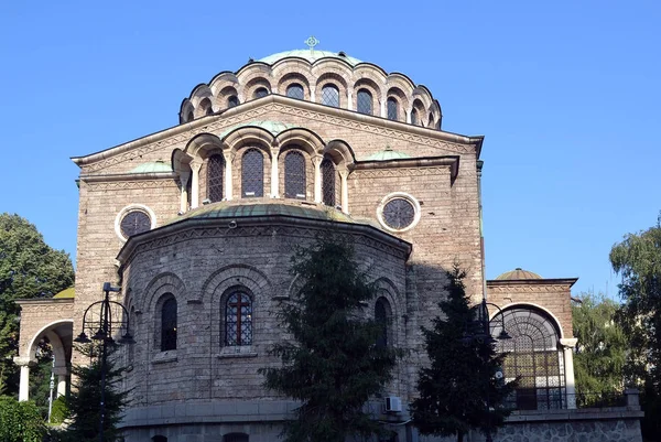 Sophia, Bulgaristan St.Nedelya kilisesidir. Yok ve birçok kez yeniden bir ortaçağ kilise o. Tapınağın mevcut bina 1867 açıldı