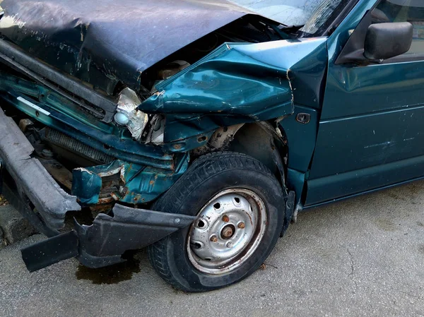 Motorhaube Des Dunkelblauen Autos Unfallflucht Frontansicht Nahaufnahme — Stockfoto