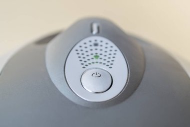 Açık kapalı ve düğmeleri kişisel bilgisayar sistem biriminin üst sıfırlayın. Güç düğmesi pc durumda. Donanım ekipman kavramı. Yakın, seçici odak.