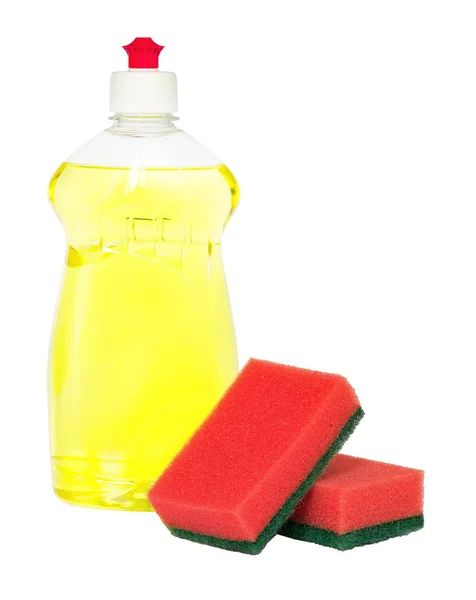 塑料瓶中的黄色洗碗液和两个红色泡沫海绵 — 图库照片