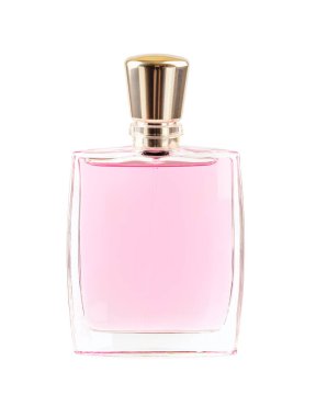 Beyaz arka planda izole edilmiş altın kapaklı dikdörtgen şeffaf cam şişedeki parfüm ya da kokulu tuvalet suyu. Ön görünüm.