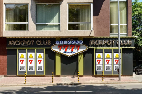 Várna Bulgária 2020 Július Jackpot Club Bejárata Elől Jelzőtáblák Kaszinó — Stock Fotó