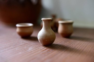 Küçük kil tencere fısıltı