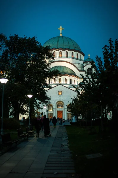 Katedral, 2018 yılında gece Belgrad 'ı oluşturdu.