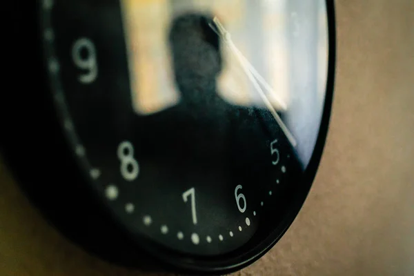 Saatte insan refleksi