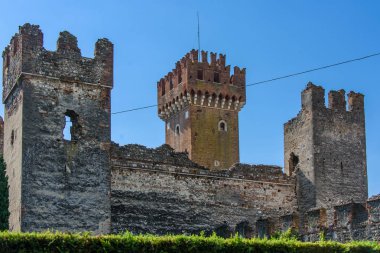 Garda Gölü Lazise Scaligero kale kule