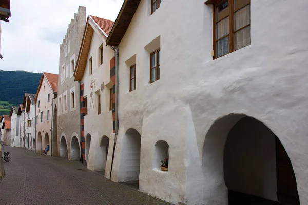 Régi Utca Colonnade Falu Glurns Vinschgau — Stock Fotó