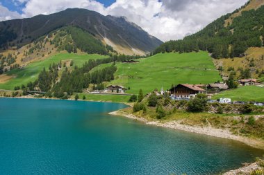 Alp Vadisi, Schanlstal içinde South Tyrol, renkli Vernago Gölü