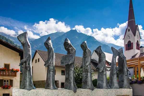 Der Mönchsbrunnen Karthaus Schnalstal Südtirol — Stockfoto