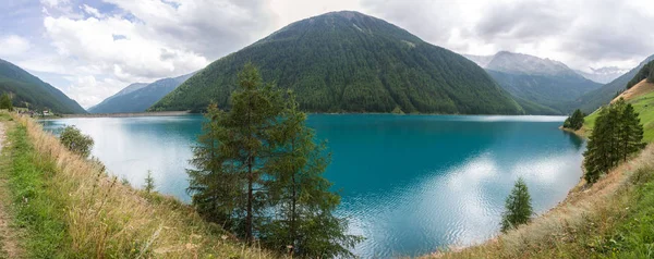 Vale Alpino Schanlstal Tirol Sul Colorido Lago Vernago — Fotografia de Stock