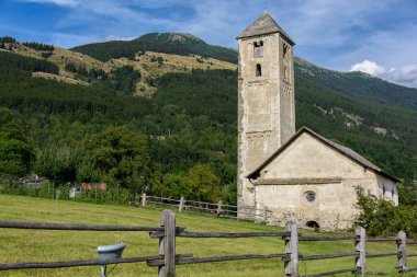 Alp Köyü, Mals, ortam, South Tyrol eski kilisede