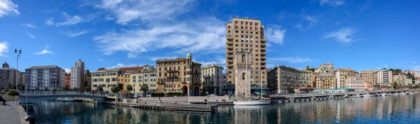 Frente al mar de Savona — Foto de Stock