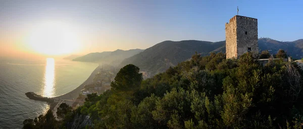 Saracen Tower i Varigotti — Stockfoto