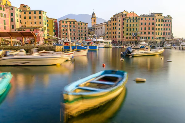 A aldeia liguriana de Camogli — Fotografia de Stock