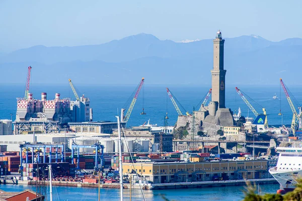 El puerto de Génova — Foto de Stock