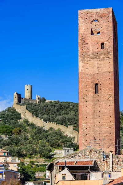 Monte Ursino Kalesi ve Kulesi — Stok fotoğraf