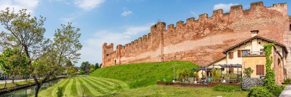 Le mura di Castelfranco Veneto — Foto Stock