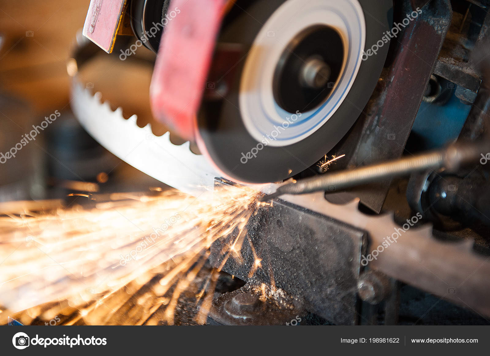 Sharpening Band Saw Blades Machine Stock Photo by ©T.e.r.e.k.h.o.v