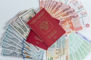 Pasaport ve para. biyometrik pasaport ve iki banknot yüz dolar için ücretsiz seyahat vize