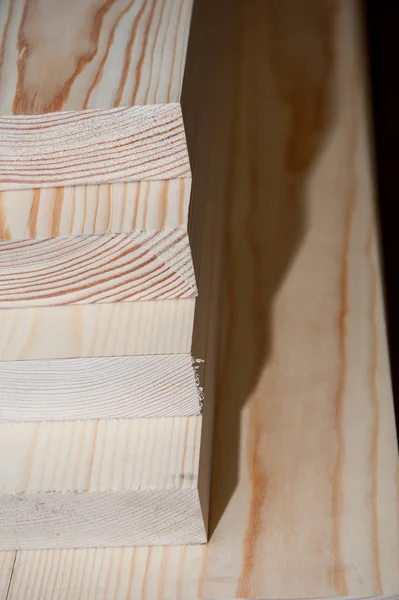 Montón de tableros de madera, paneles de madera. Tableros de madera. Madera en stock . — Foto de Stock