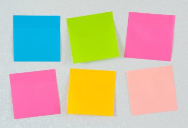 Çıkartmalar hafta planı. Renkli çıkartmalar. Ofis formları ve boş çıkartmalar.