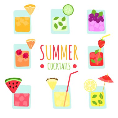 Taze tropik meyve kokteylleri. Komik kokteyller ananas, çilek, karpuz, greyfurt, limon, salatalık. Sahildeki yazlık bar. Çizgi film el yapımı vektör çizimi.