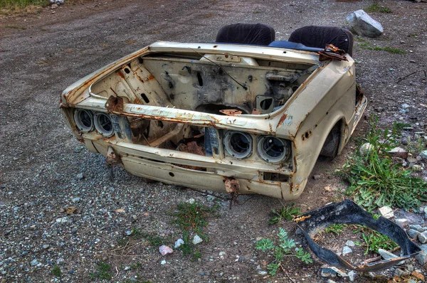 Samochód Opuszczony Stodole — Zdjęcie stockowe
