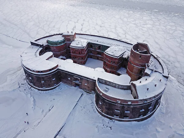 Fort İmparator Alexander 1 kış - havadan görünümü. Rusya, Baltık Denizi, Kronstadt