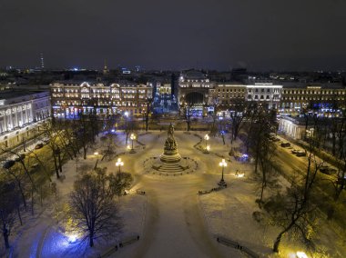 Gece kış - Catherine Meydanı, Malaya tren Street hava görünümünde. Rusya, Saint Petersburg, Ostrovsky Meydanı
