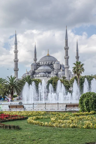 Μπλε Τζαμί Που Ονομάζεται Sultanahmet Camii Στα Τούρκικα Είναι Ένα — Φωτογραφία Αρχείου