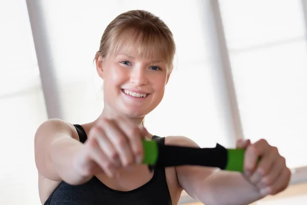 Happy Young Girl Doing Crunch Exercise Dumbbell — Stok Foto