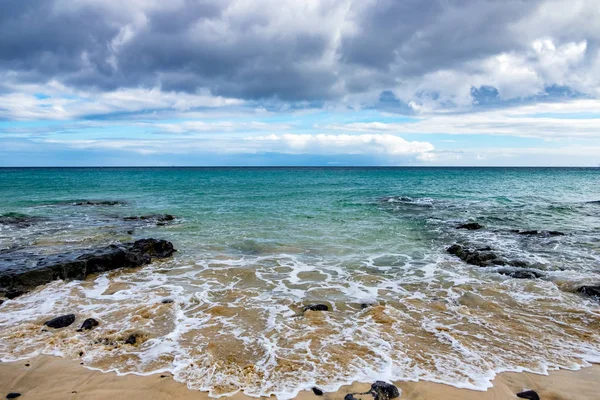 Pobřeží Pláž Slunečním Svitu Španělském Ostrově Fuerteventura — Stock fotografie