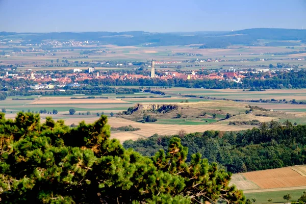 Utsikt Mot Staden Noerdlingen Tyskland Kvällen Sommar — Stockfoto