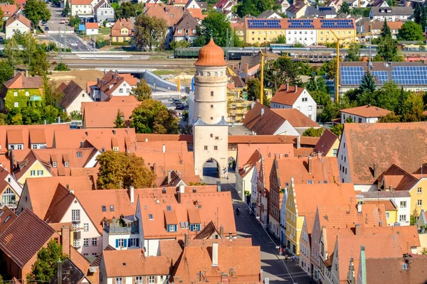 Till Taken Staden Noerdlingen Tyskland Sommaren — Stockfoto