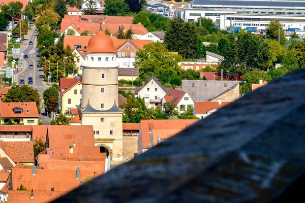 Till Taken Staden Noerdlingen Tyskland Sommaren — Stockfoto