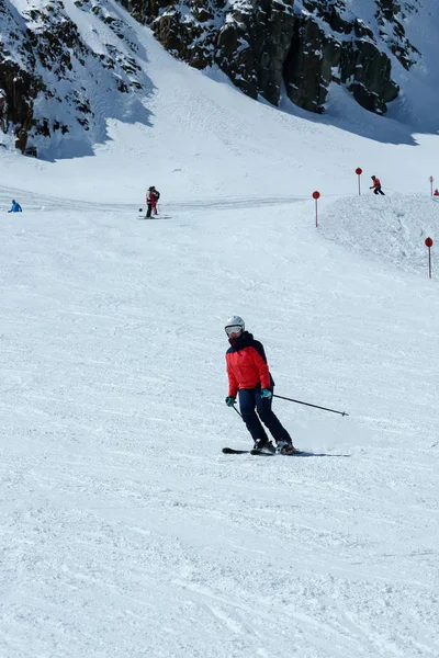 Female Skier Downhill Slope Winter Sport Recreational Activity Alps Austria — Stock Photo, Image