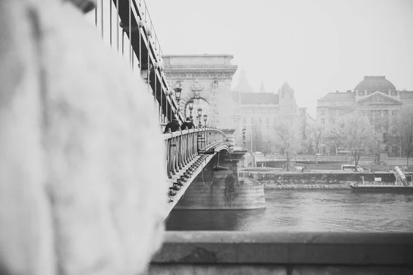 Close Cerca Metal Vintage Chain Bridge Branco Preto Arquitetura Fundo — Fotografia de Stock