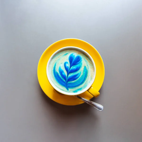 Flat Lay Yellow Hot Trendy Blue Latte Art Flower Petals — Stock Photo, Image